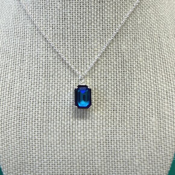 Handmade sterling silver chain necklace with simulated sapphire crystal pendant - Picture 1 of 5